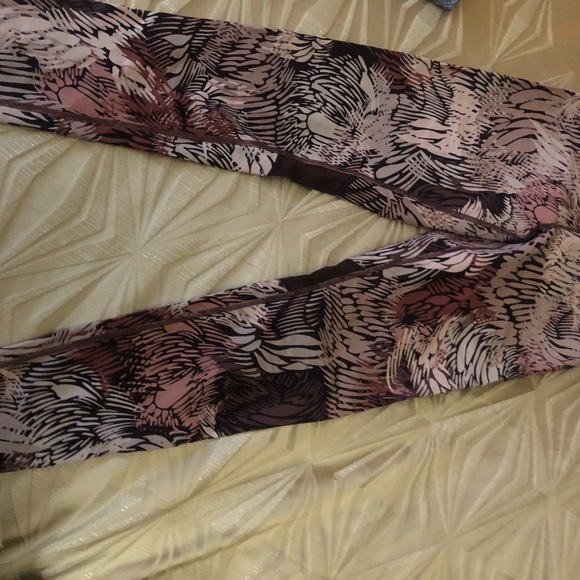A lot of Workout Gear - 5 Legging-XS & 5 tops size small - EUC - Picture 9 of 15